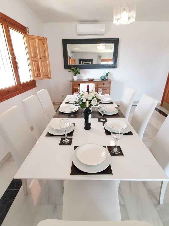 Beautiful 5 Bedroom Villa, Sea Views, Private Pool, Estepona Newly Refurbished 외부 사진