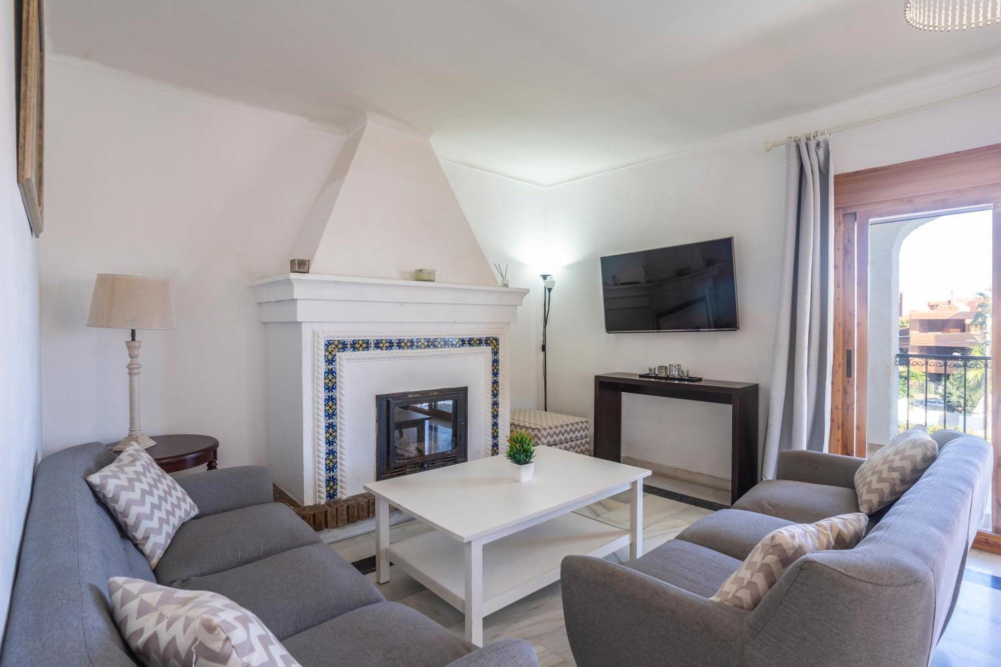Beautiful 5 Bedroom Villa, Sea Views, Private Pool, Estepona Newly Refurbished 외부 사진