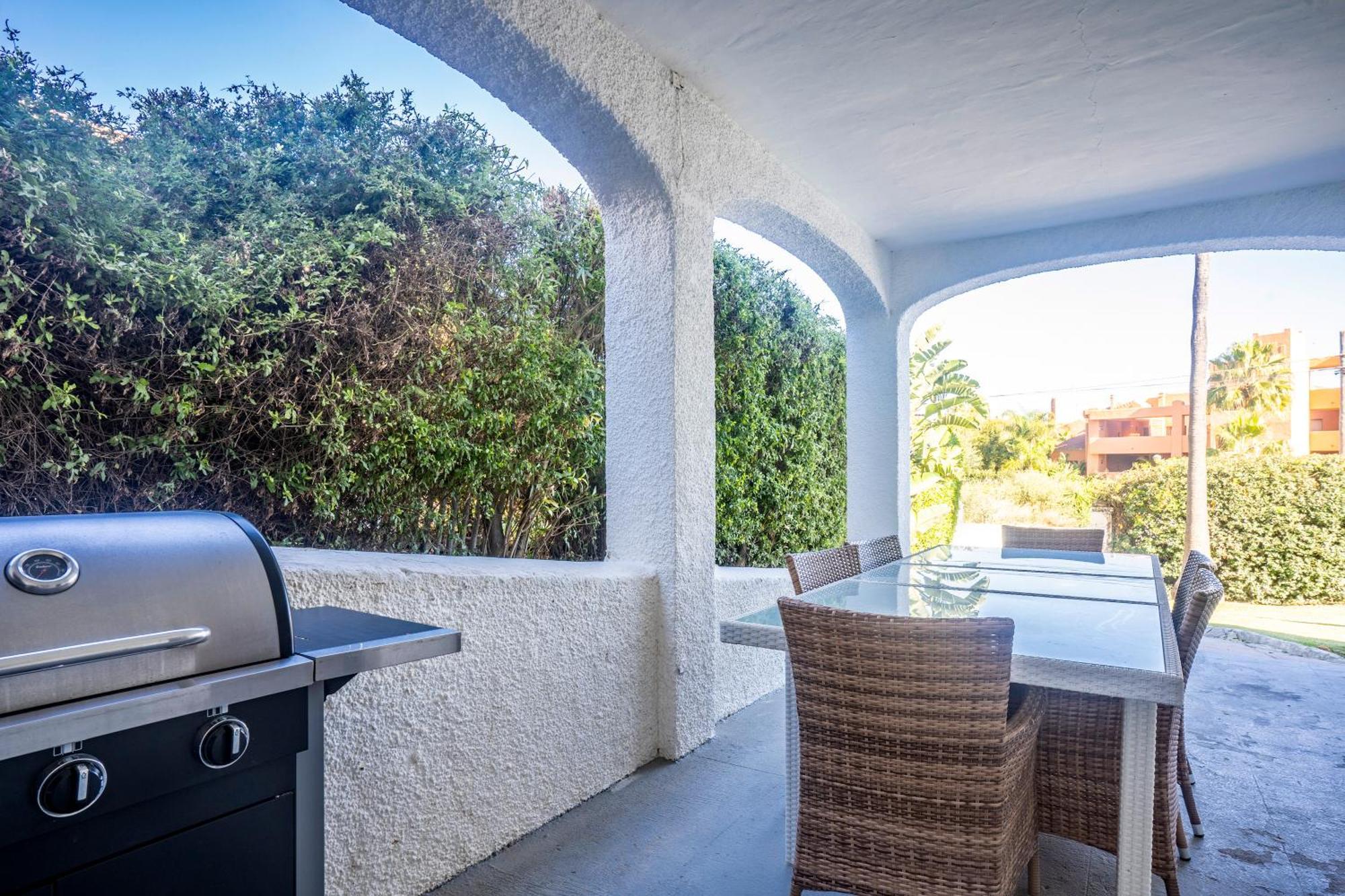 Beautiful 5 Bedroom Villa, Sea Views, Private Pool, Estepona Newly Refurbished 외부 사진