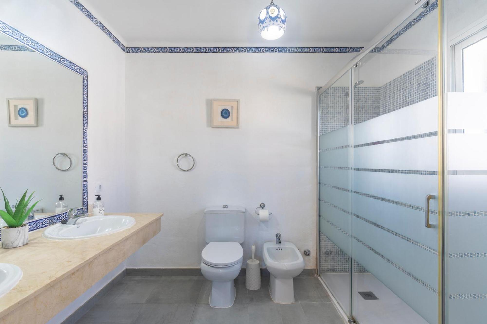 Beautiful 5 Bedroom Villa, Sea Views, Private Pool, Estepona Newly Refurbished 외부 사진