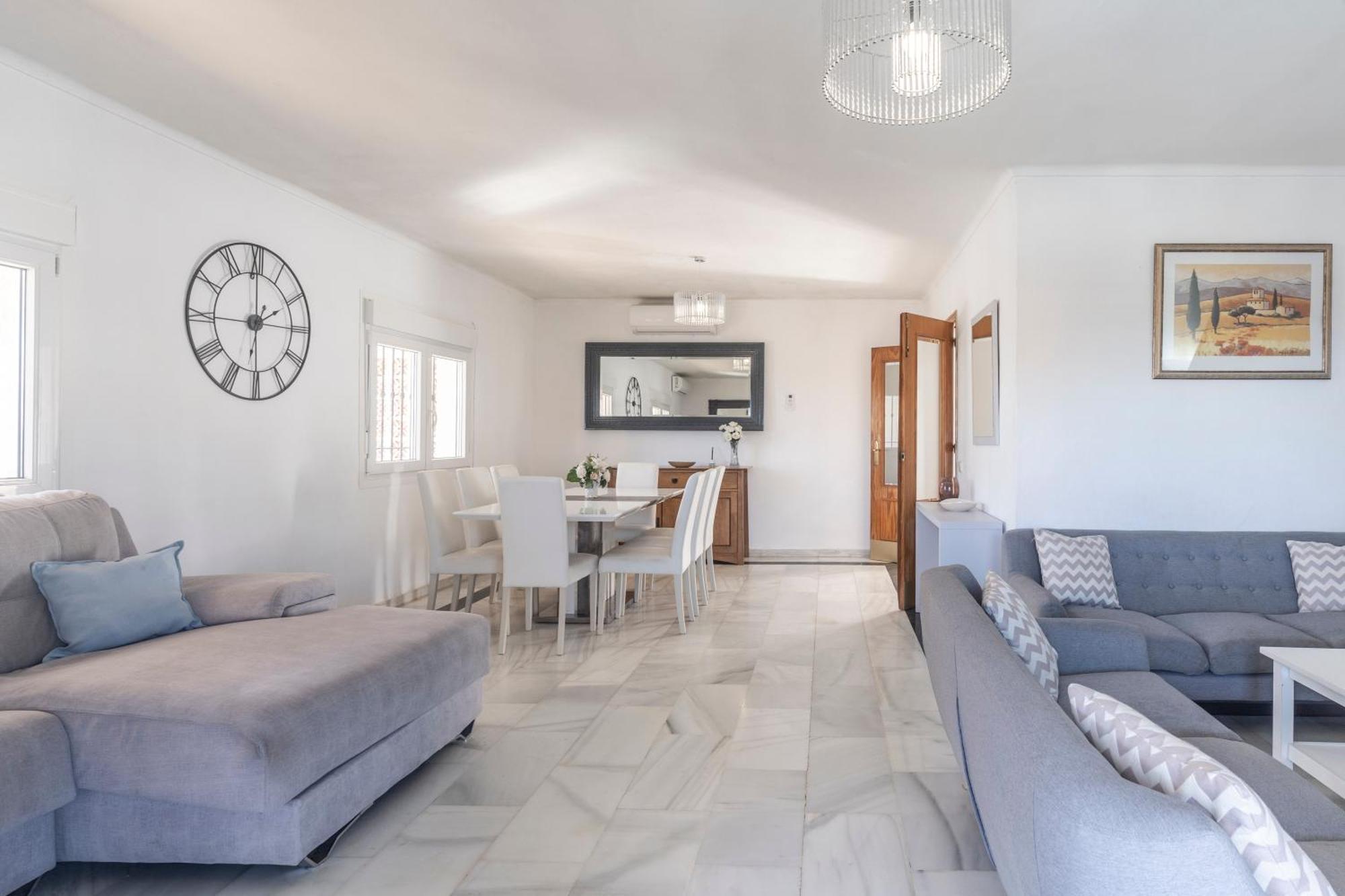 Beautiful 5 Bedroom Villa, Sea Views, Private Pool, Estepona Newly Refurbished 외부 사진